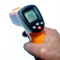 Termometro a infrarossi IR GM300E (solo per uso non medico)